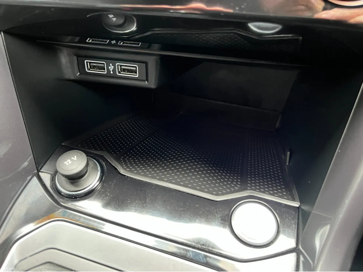 Volkswagen T-Roc SUV, Diesel, 2021, White