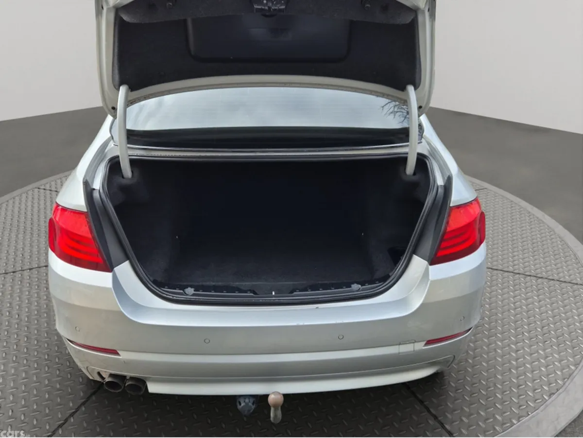 BMW 5-Series Saloon, Diesel, 2010, Silver