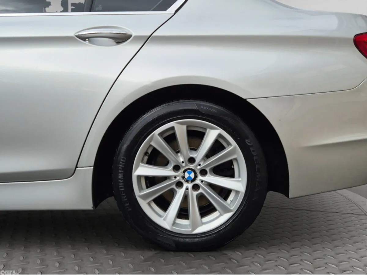 BMW 5-Series Saloon, Diesel, 2010, Silver