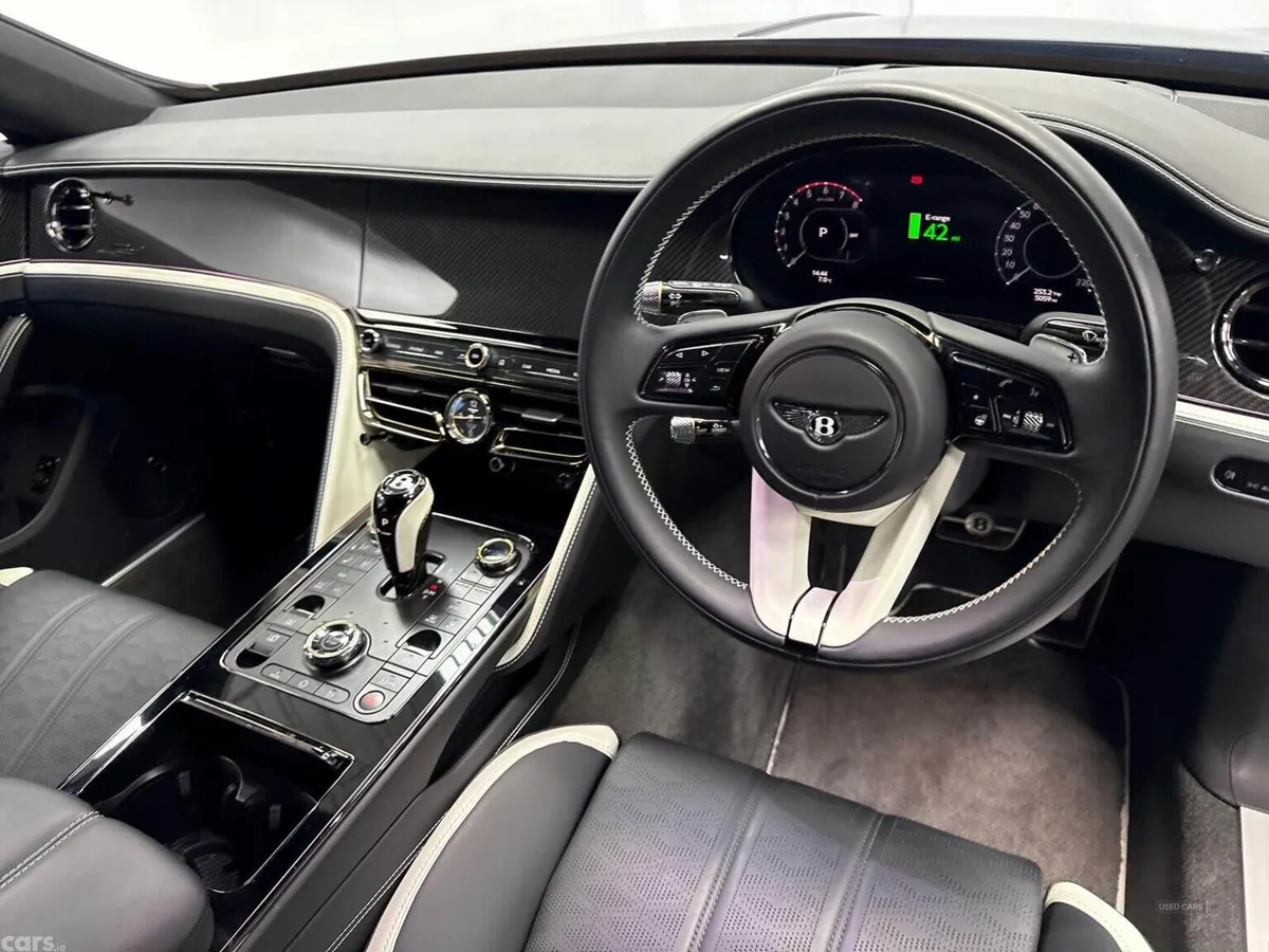 Bentley Flying Spur Saloon, Electric, 2025, Grey