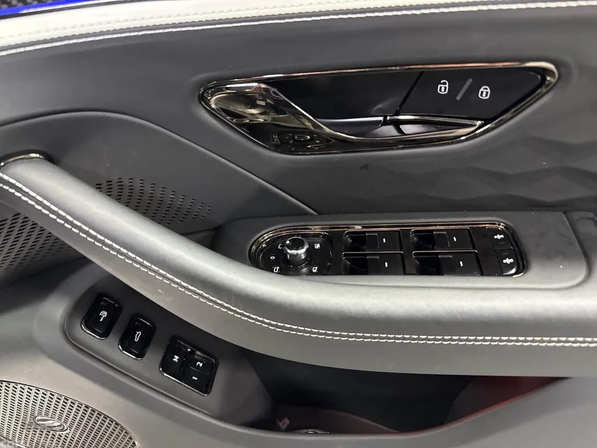 Bentley Flying Spur Saloon, Electric, 2025, Grey
