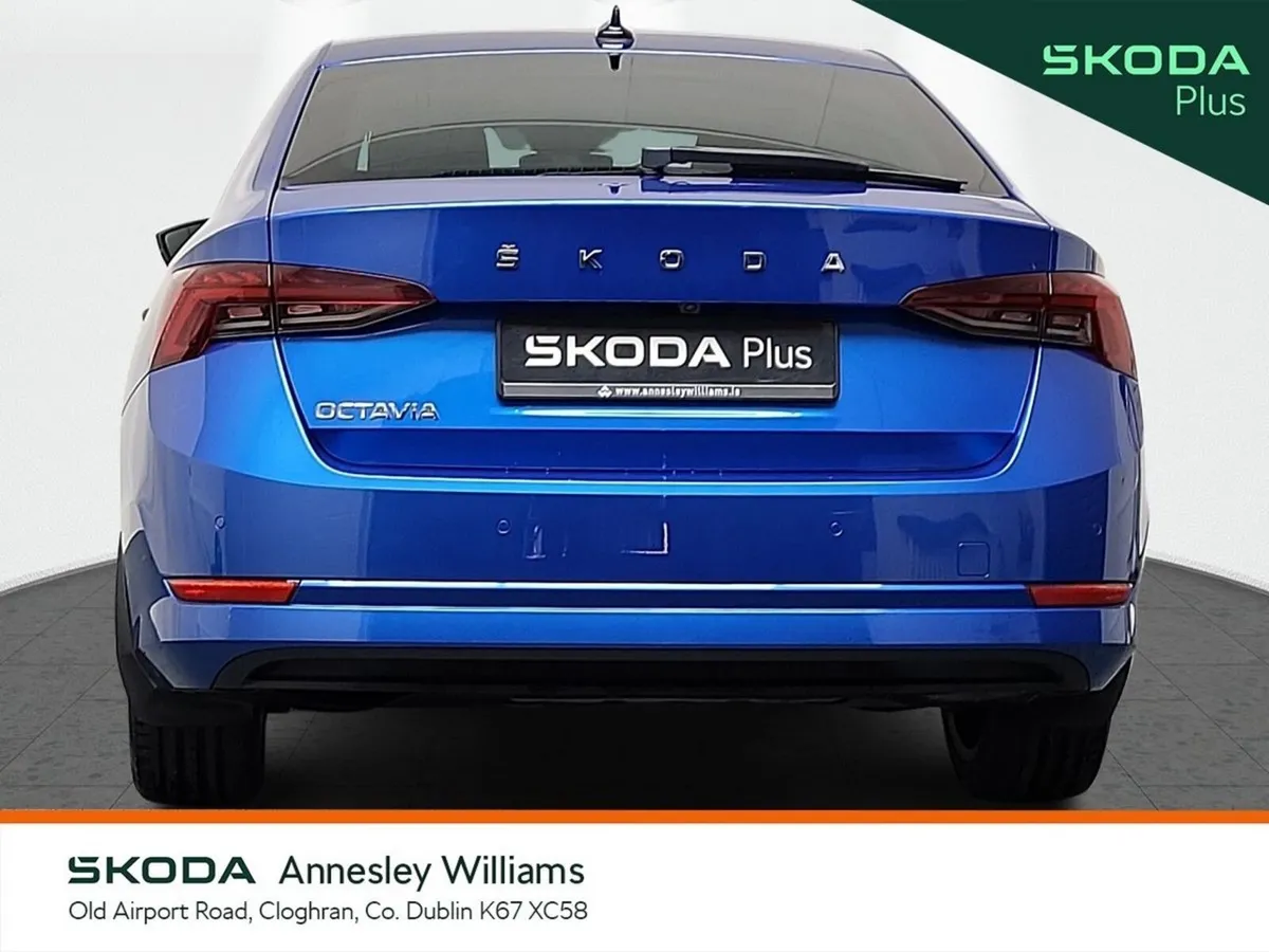 Skoda Octavia Saloon, Petrol, 2023, Blue