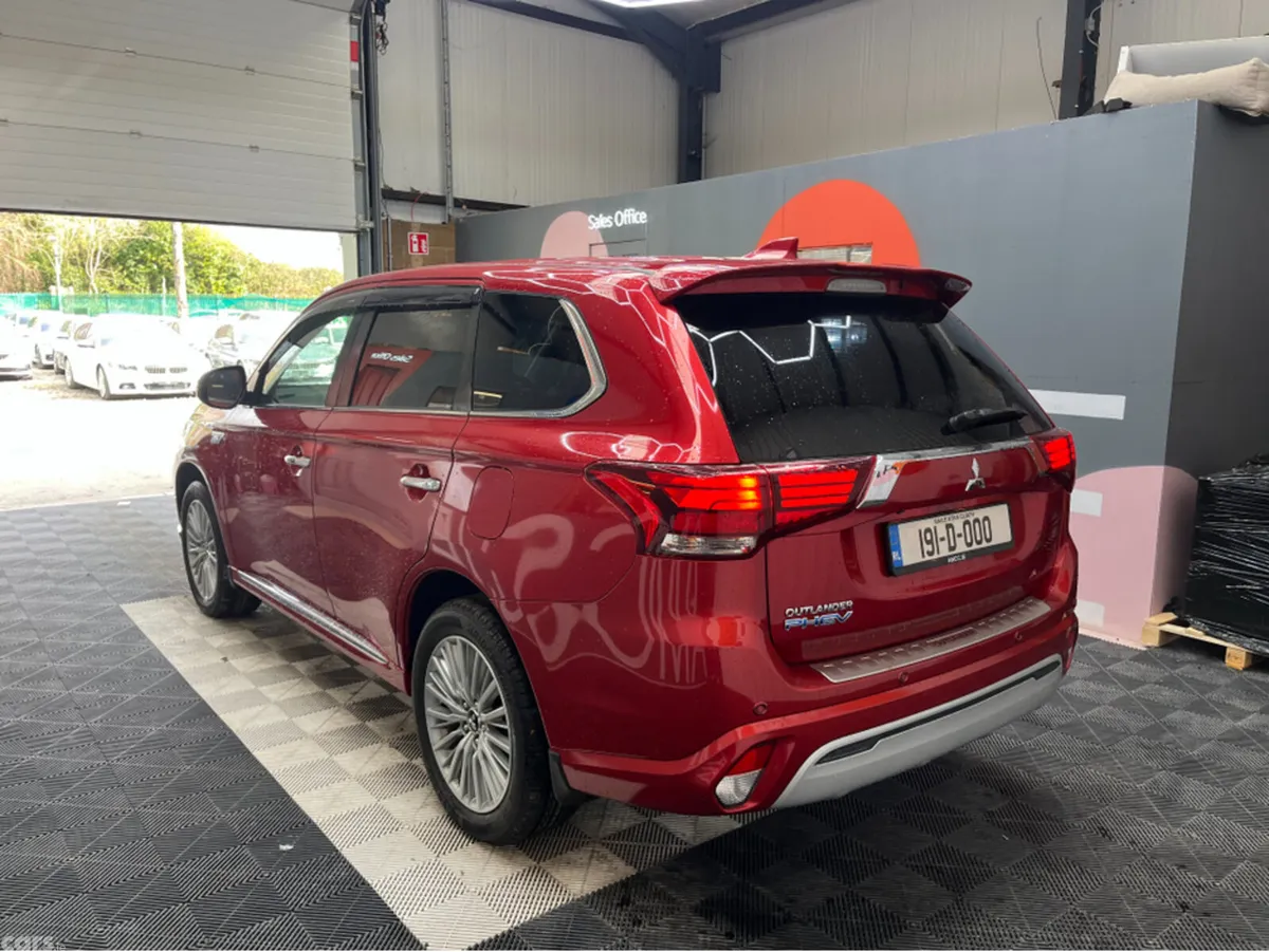 Mitsubishi Outlander SUV, Petrol Plug-in Hybrid, 2019, Red