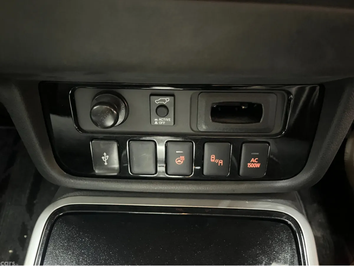 Mitsubishi Outlander SUV, Petrol Plug-in Hybrid, 2019, Red
