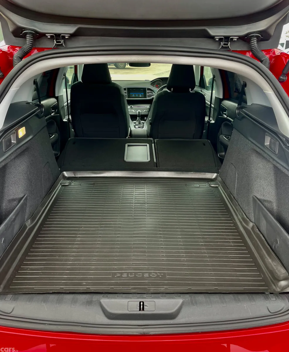 Peugeot 308 Estate, Diesel, 2018, Red
