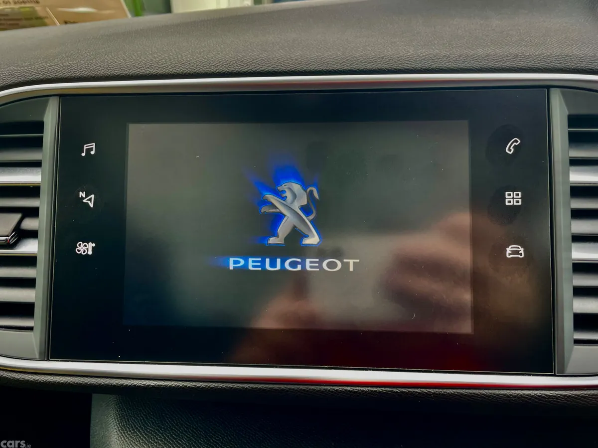 Peugeot 308 Estate, Diesel, 2018, Red