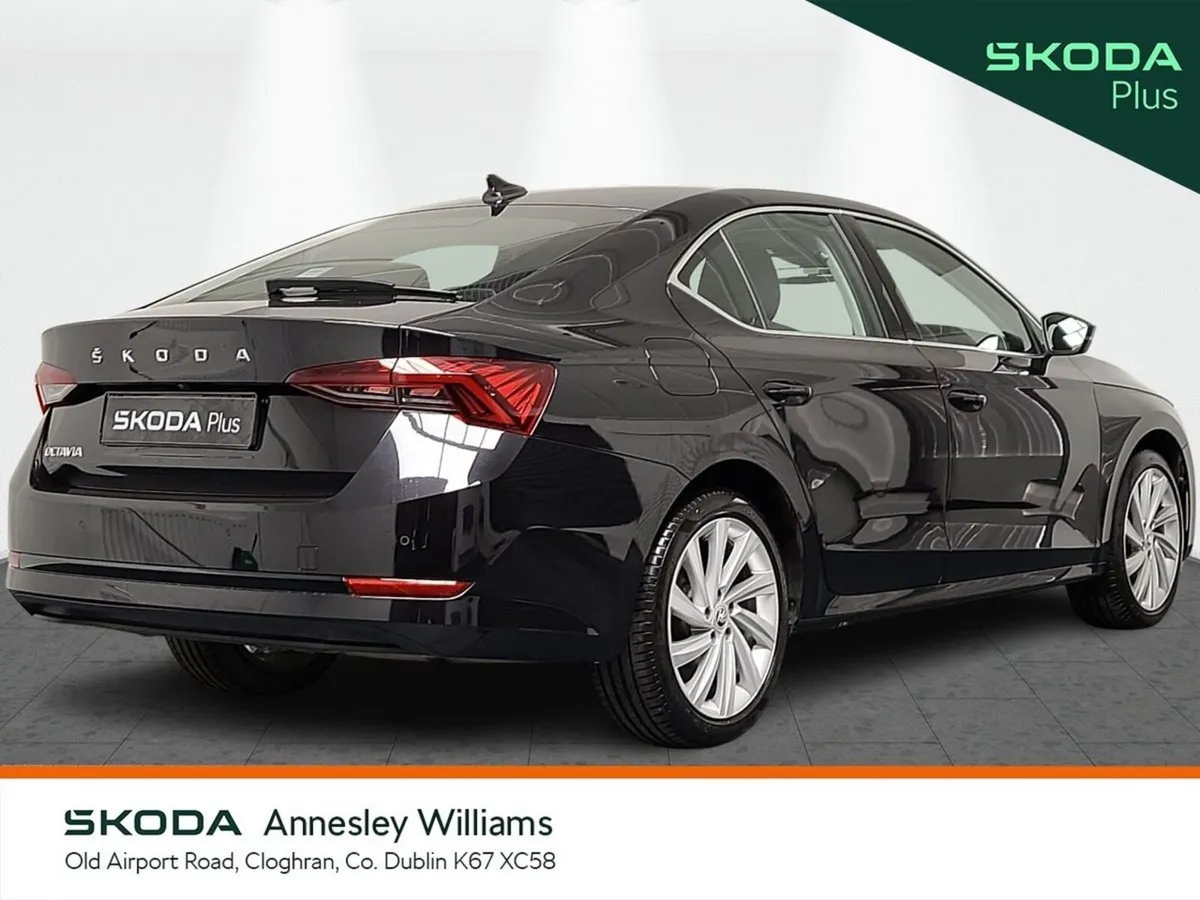 Skoda Octavia Saloon, Diesel, 2024, Black