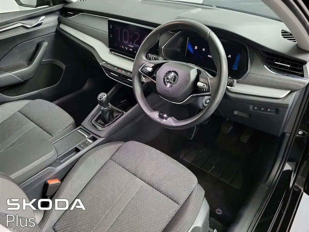 Skoda Octavia Saloon, Diesel, 2024, Black