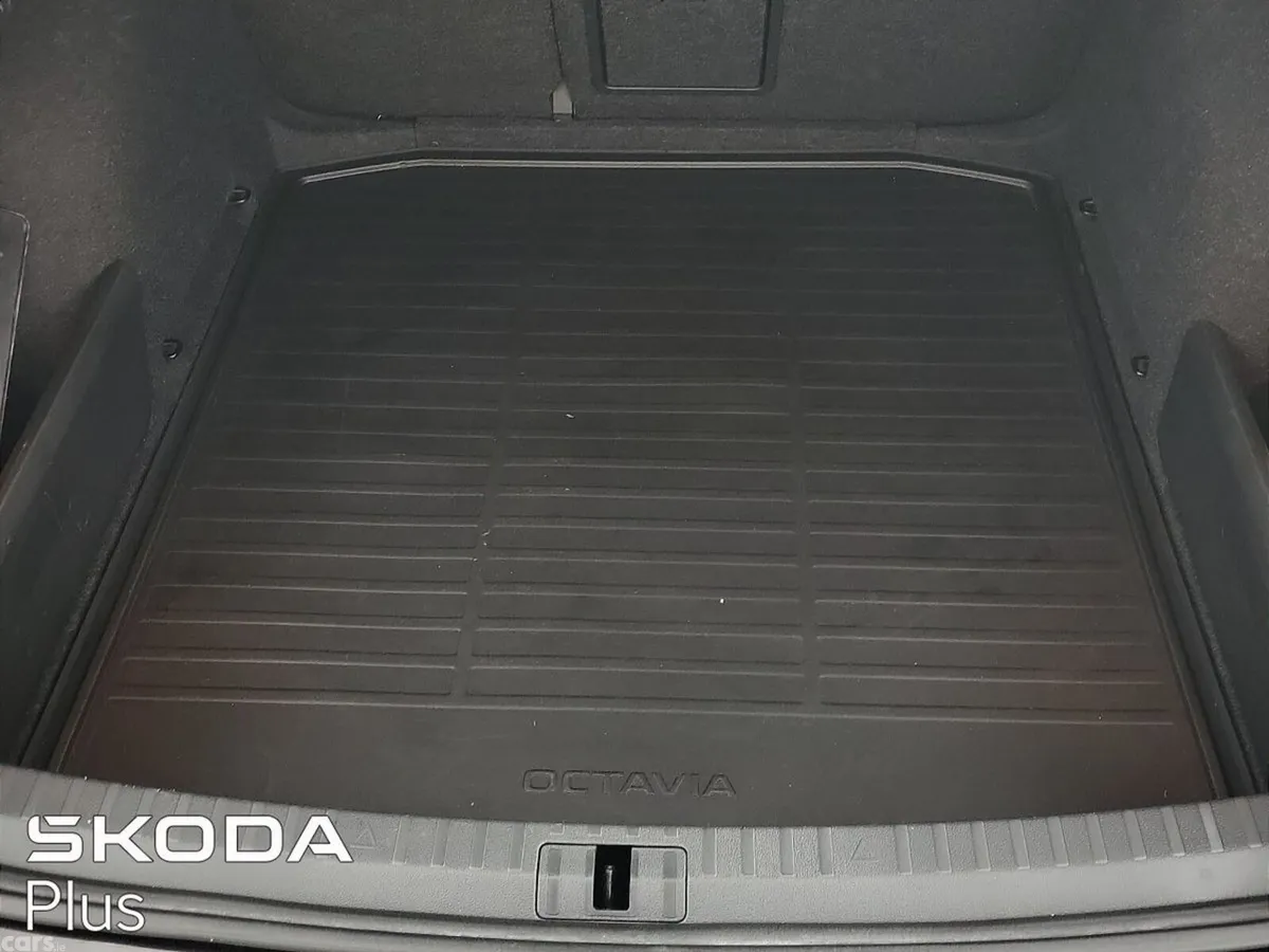 Skoda Octavia Saloon, Diesel, 2024, Black