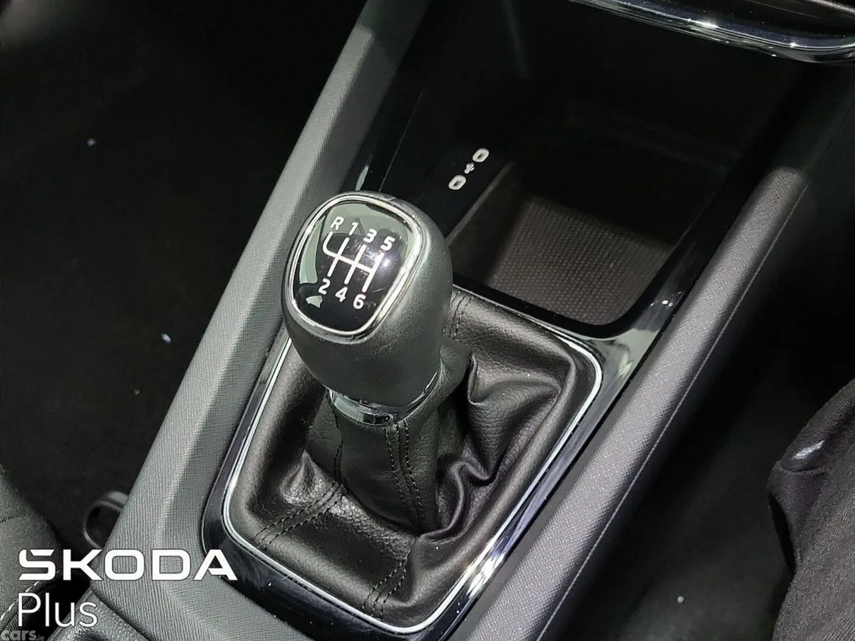 Skoda Octavia Saloon, Diesel, 2024, Black