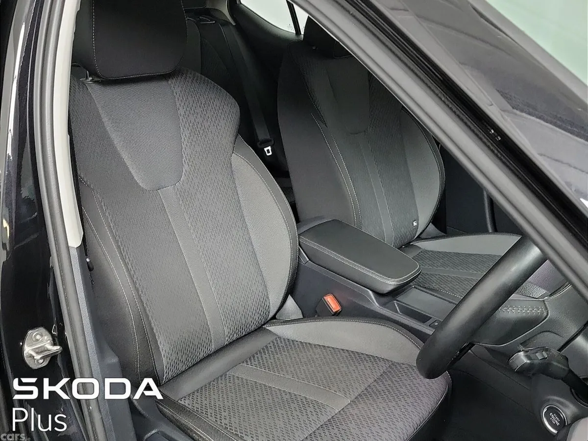 Skoda Octavia Saloon, Diesel, 2024, Black