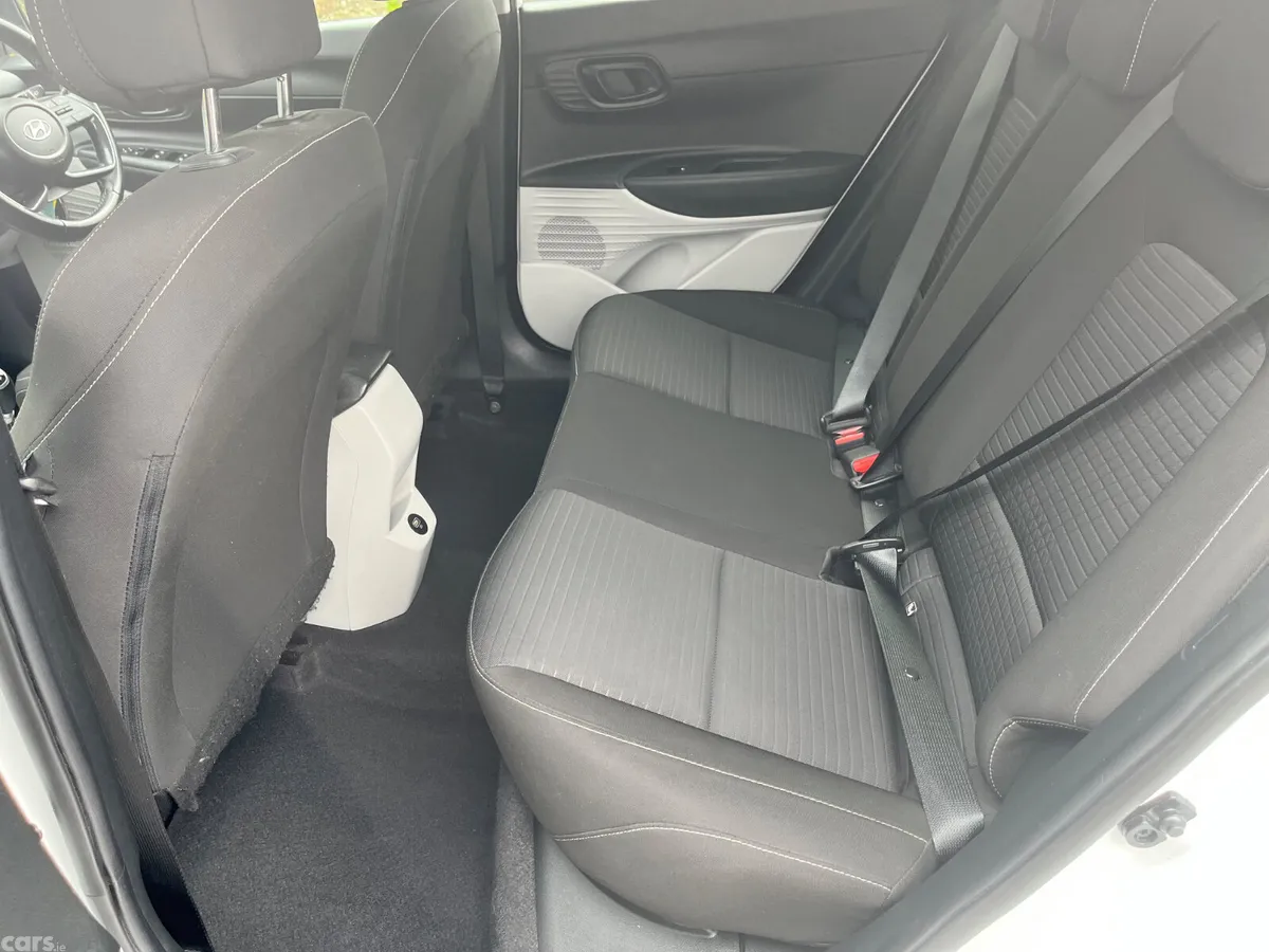 Hyundai i20 Hatchback, Petrol, 2022, White