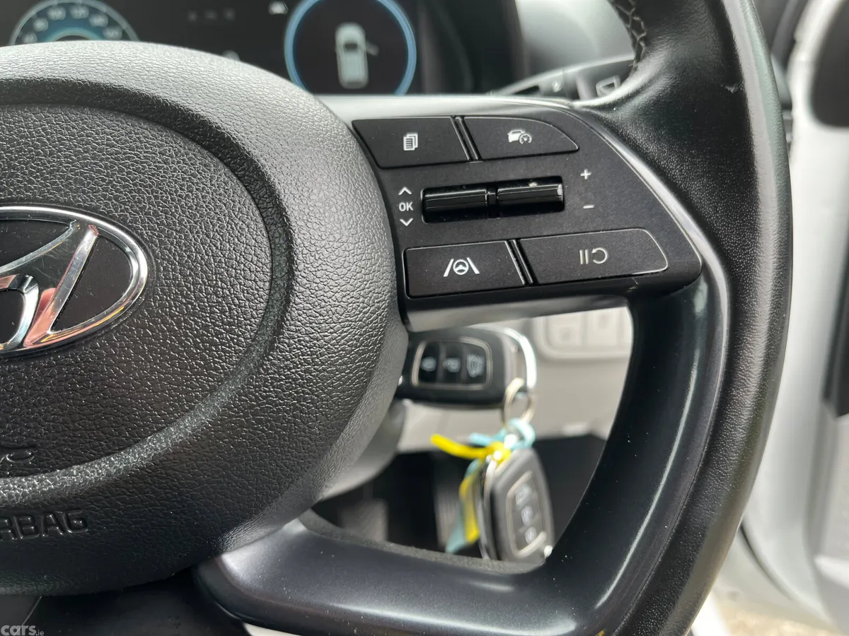Hyundai i20 Hatchback, Petrol, 2022, White