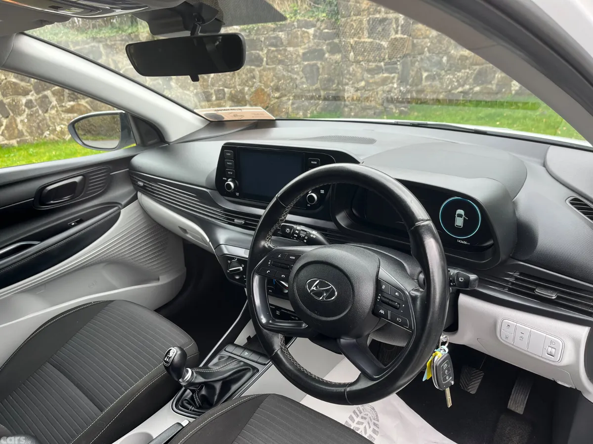 Hyundai i20 Hatchback, Petrol, 2022, White