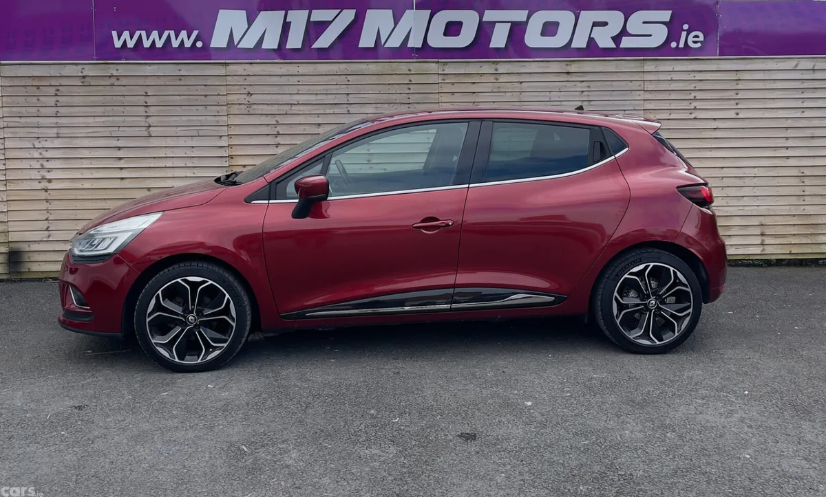 Renault Clio Hatchback, Petrol, 2018, Red