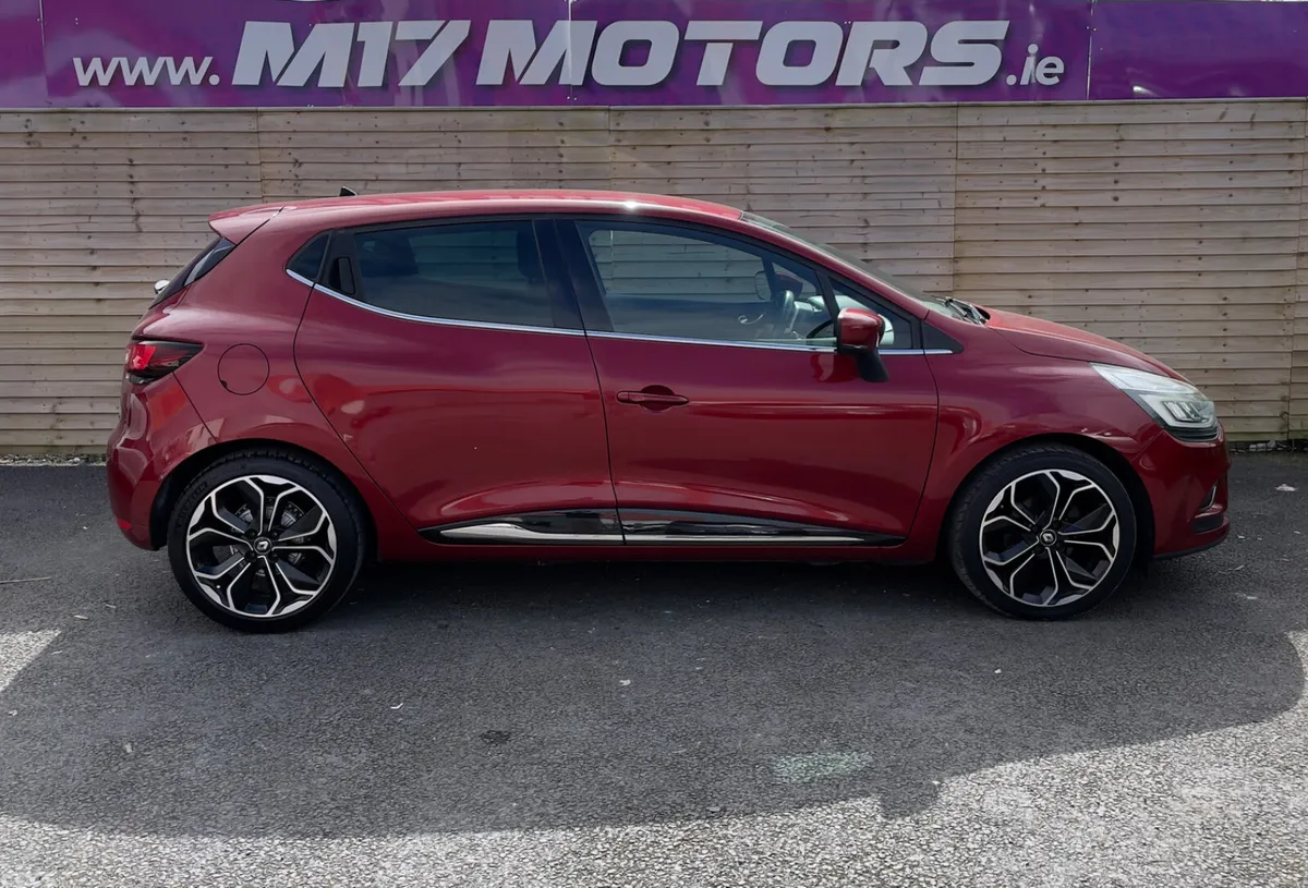 Renault Clio Hatchback, Petrol, 2018, Red