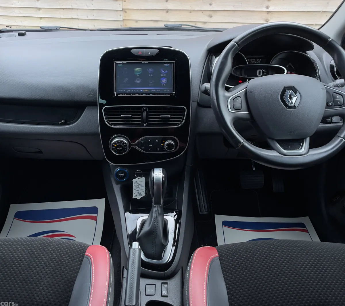 Renault Clio Hatchback, Petrol, 2018, Red