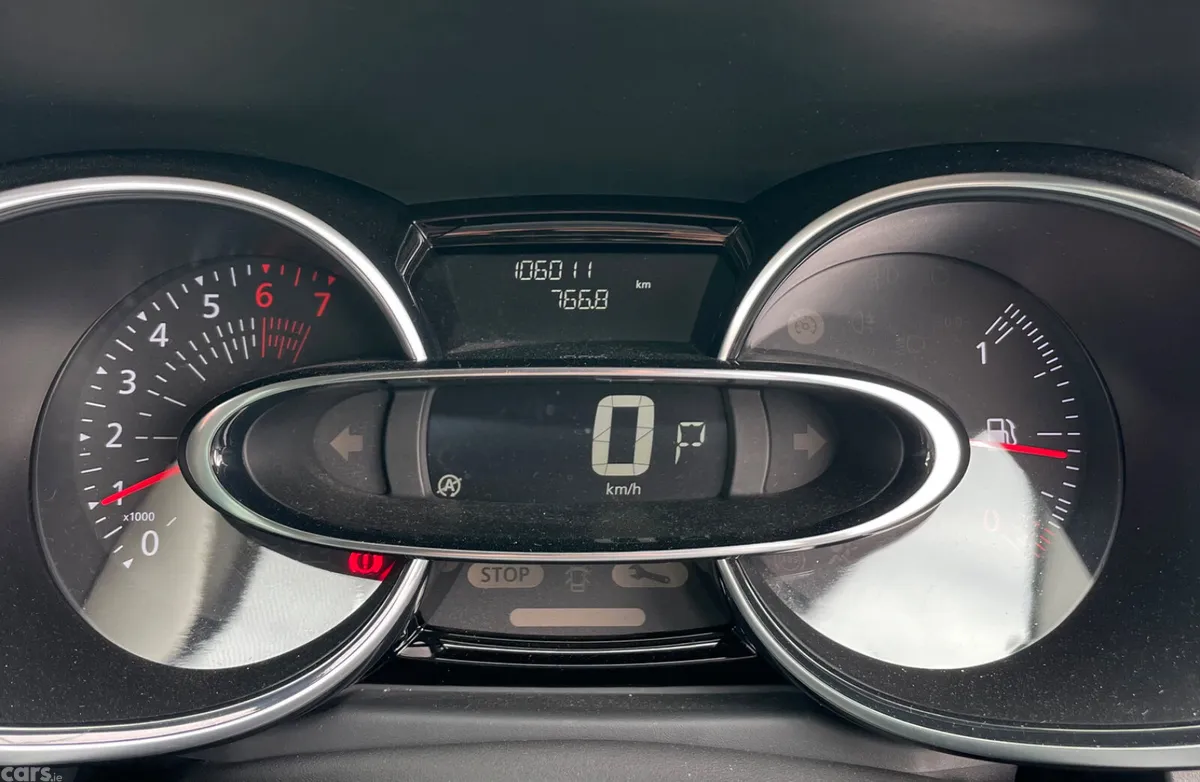 Renault Clio Hatchback, Petrol, 2018, Red