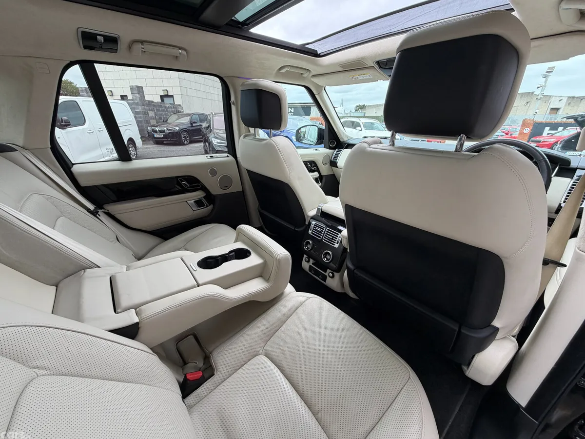Land Rover Range Rover SUV, Petrol Plug-in Hybrid, 2021, Black