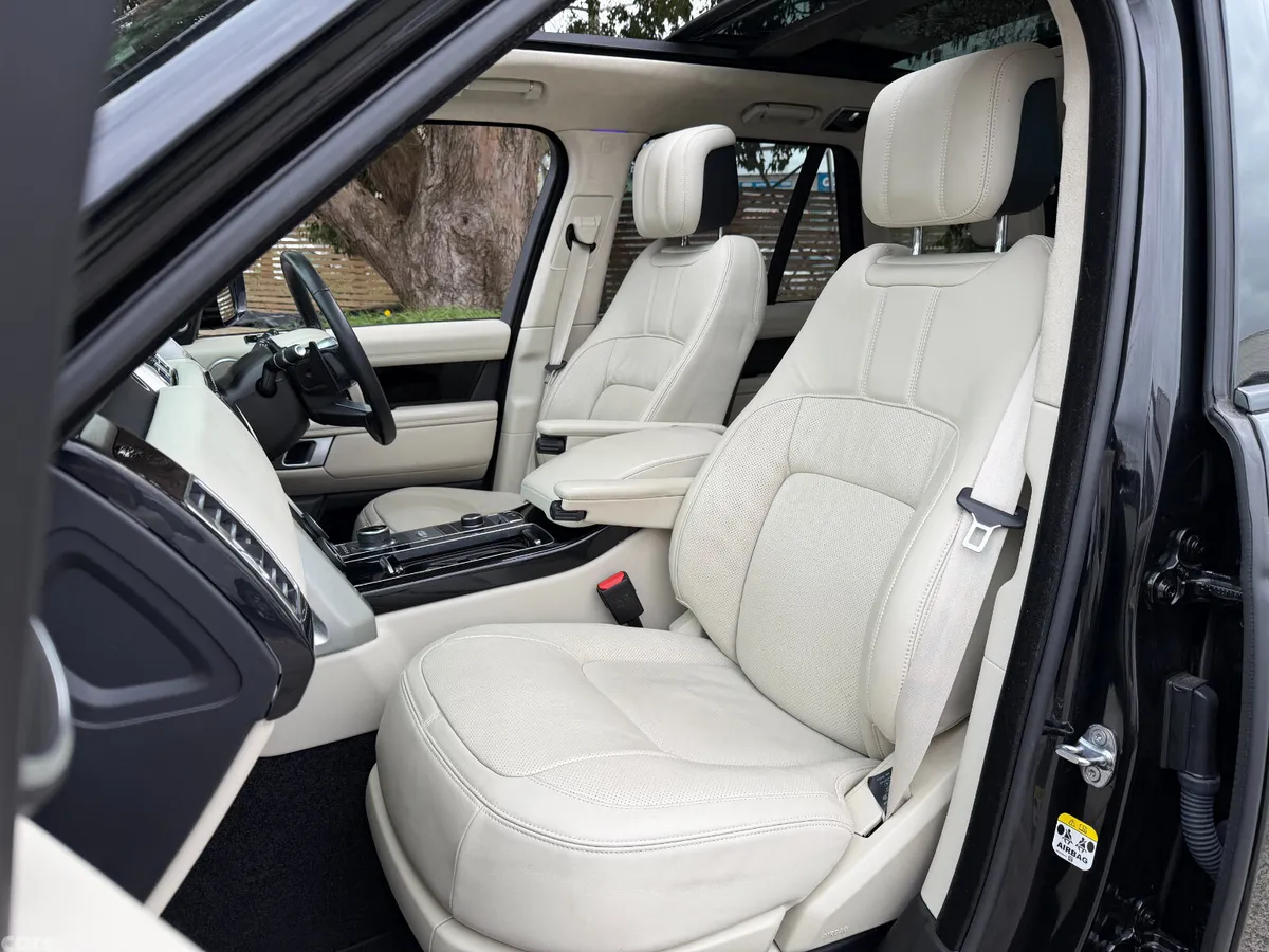 Land Rover Range Rover SUV, Petrol Plug-in Hybrid, 2021, Black