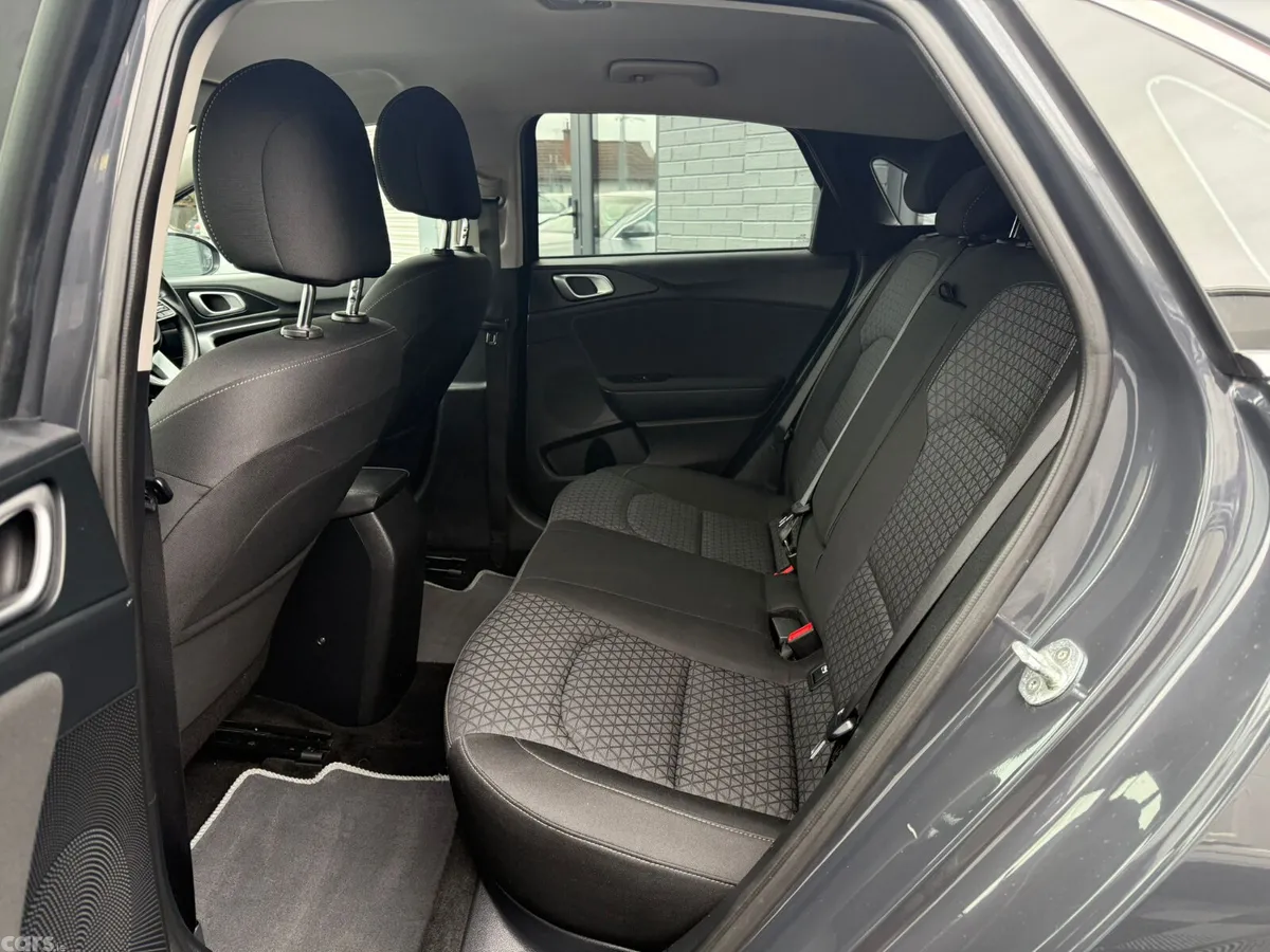 Kia Ceed Hatchback, Diesel Hybrid, 2021, Grey