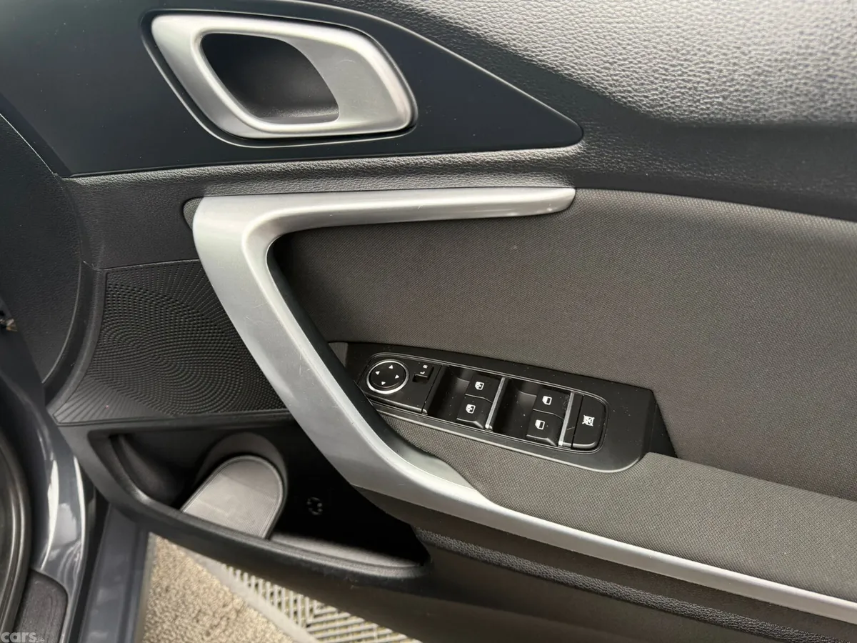Kia Ceed Hatchback, Diesel Hybrid, 2021, Grey