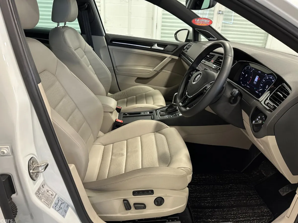Volkswagen Golf Hatchback, Diesel, 2019, White