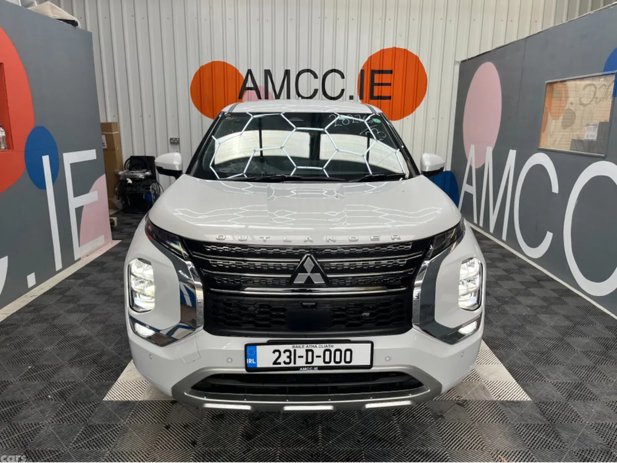 Mitsubishi Outlander SUV, Petrol Plug-in Hybrid, 2023, White