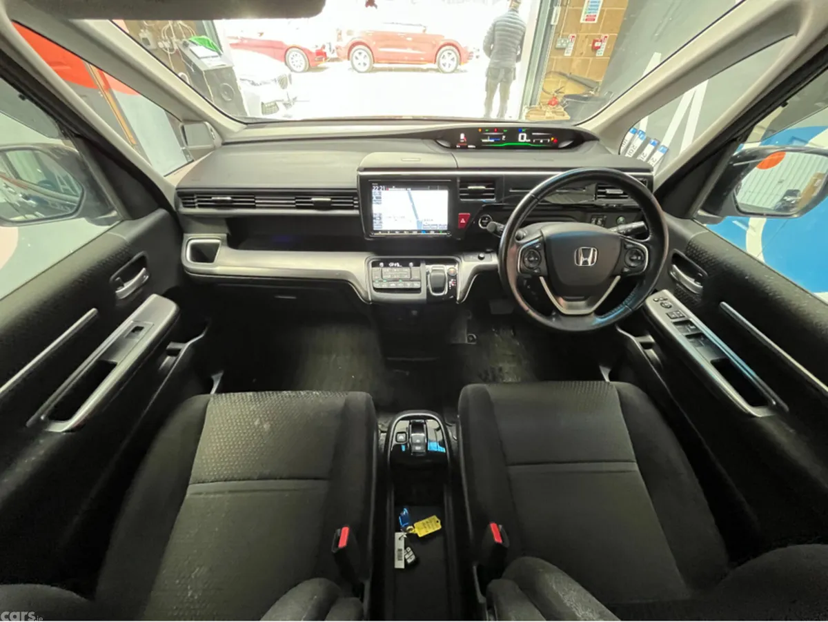 Honda Stepwagon MPV, Petrol Hybrid, 2018, Black