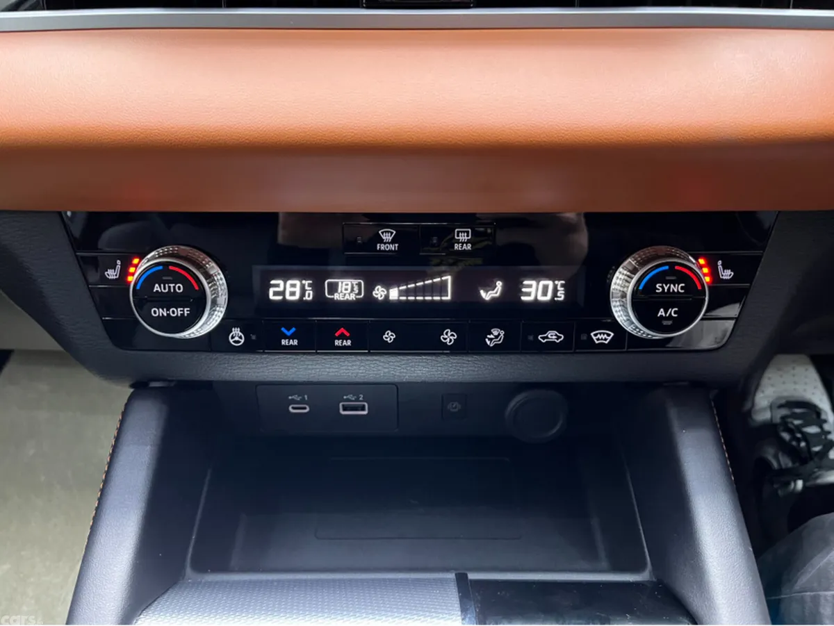 Mitsubishi Outlander SUV, Petrol Plug-in Hybrid, 2023, White