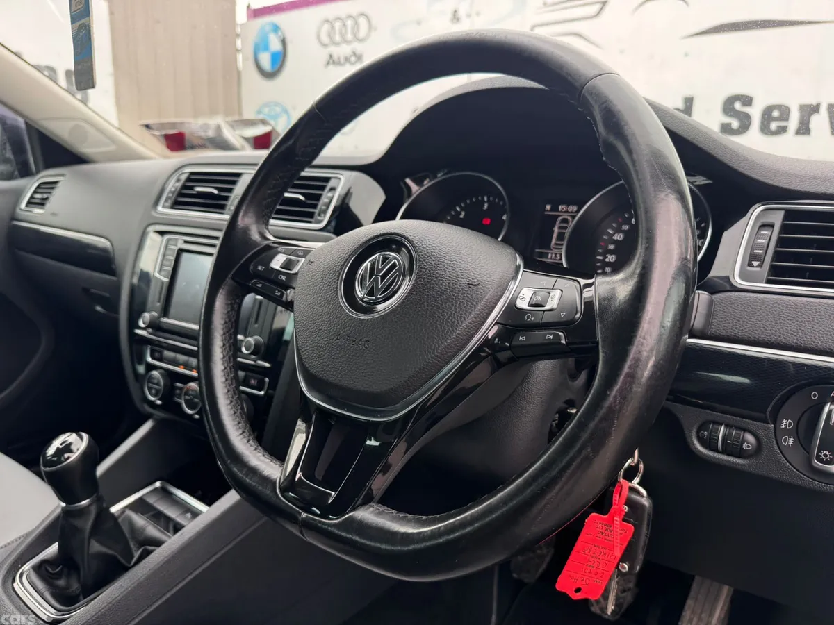 Volkswagen Jetta Saloon, Diesel, 2017, Grey