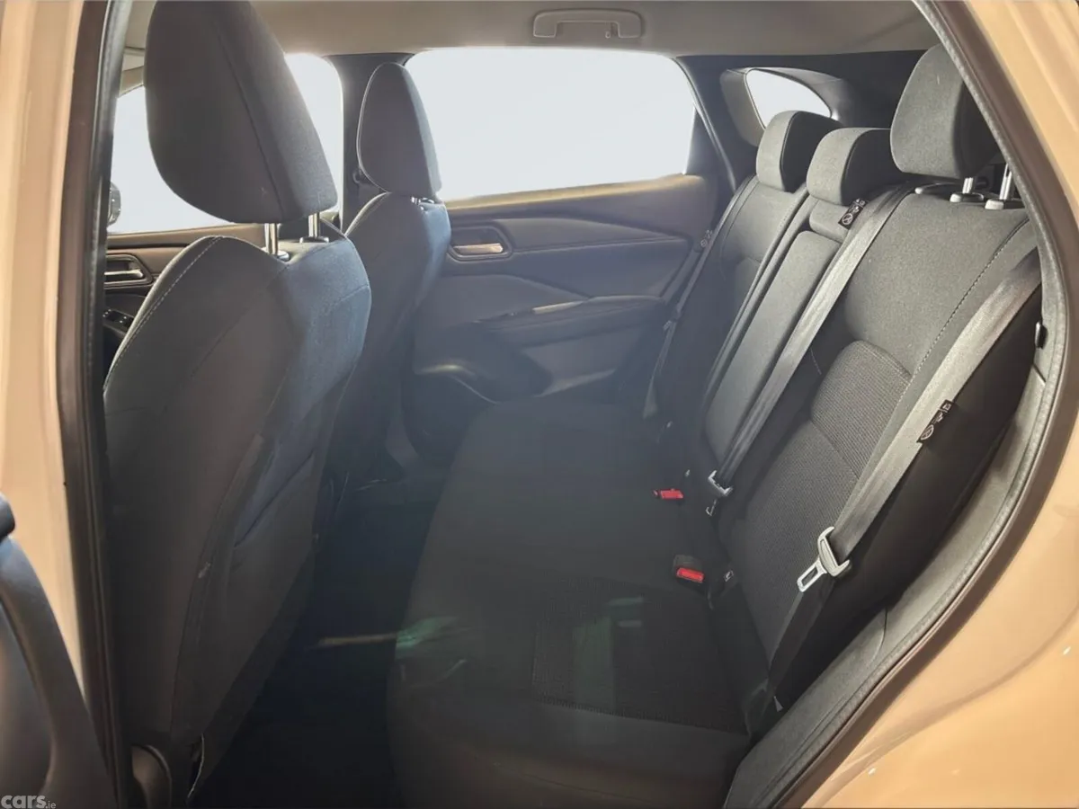 Nissan Qashqai MPV, Petrol, 2024, White