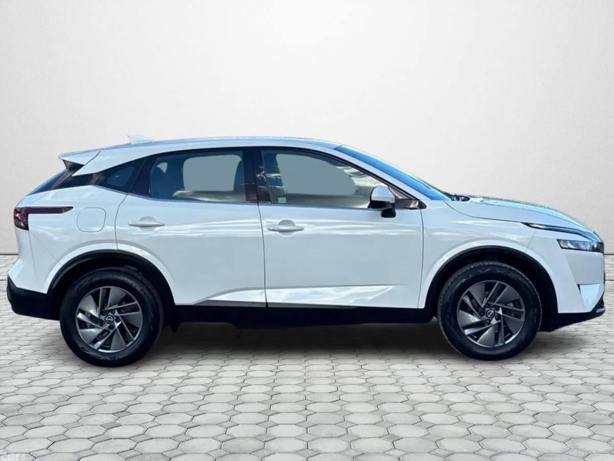 Nissan Qashqai MPV, Petrol, 2024, White
