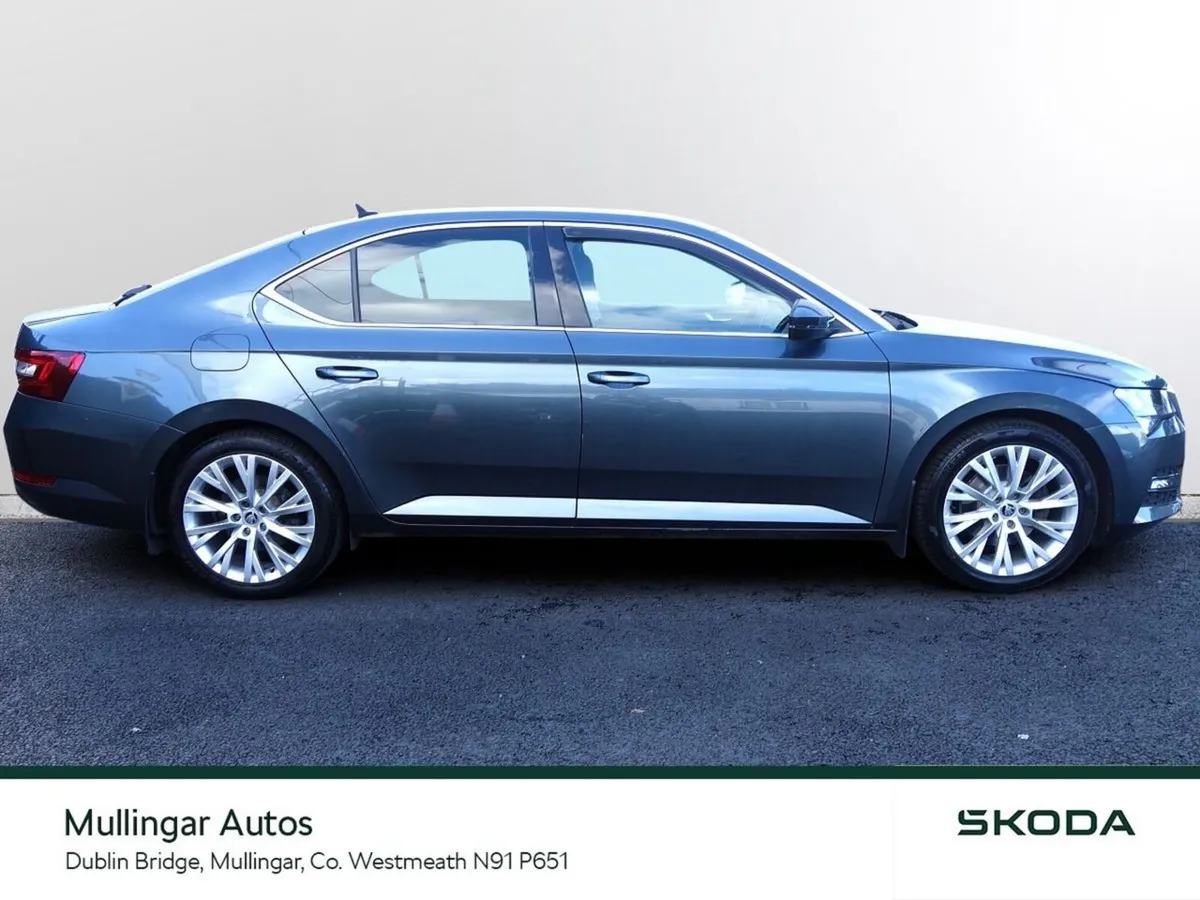Skoda Superb Saloon, Diesel, 2022, Grey