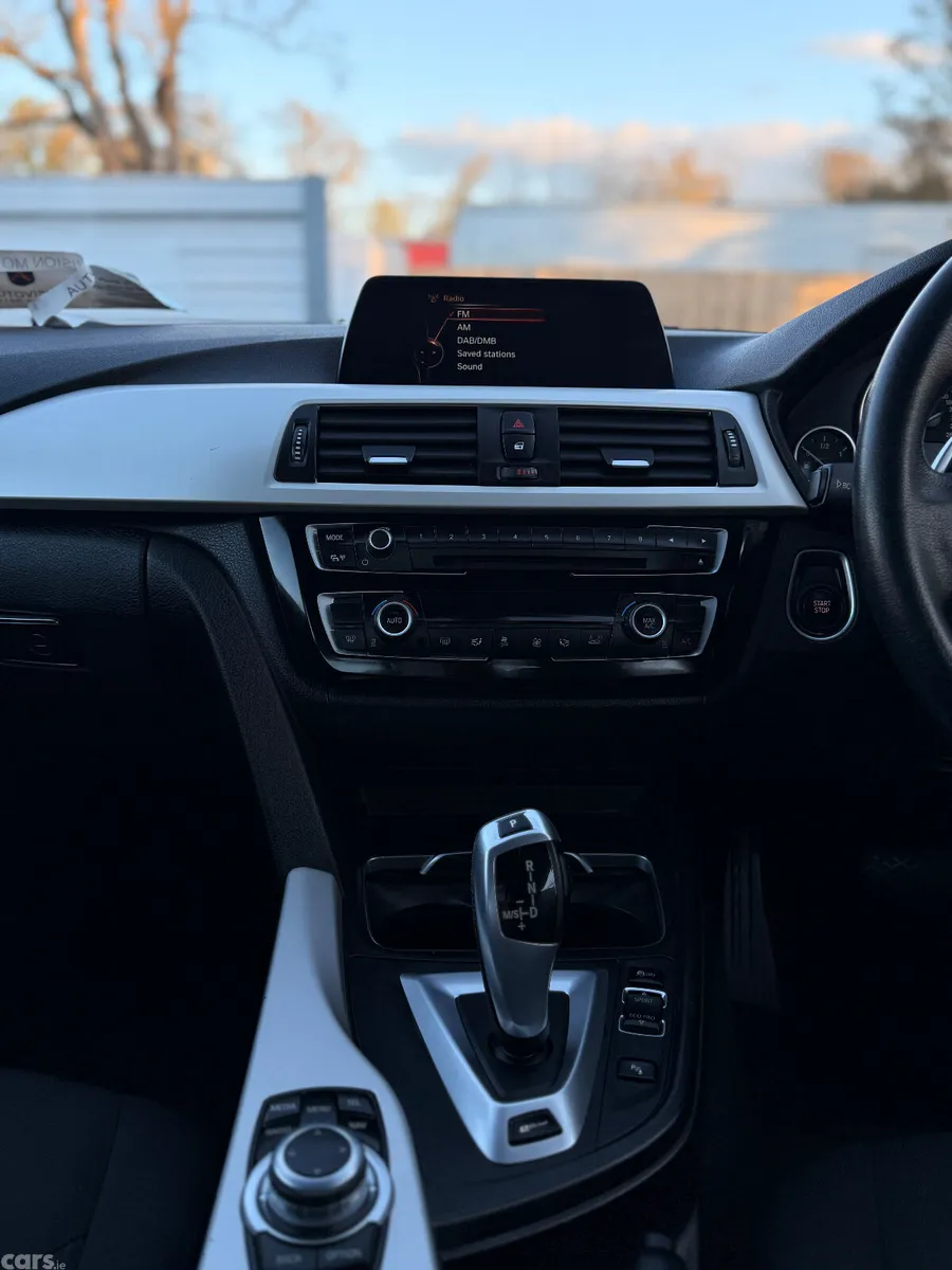 BMW 3-Series Saloon, Petrol Plug-in Hybrid, 2017, Blue