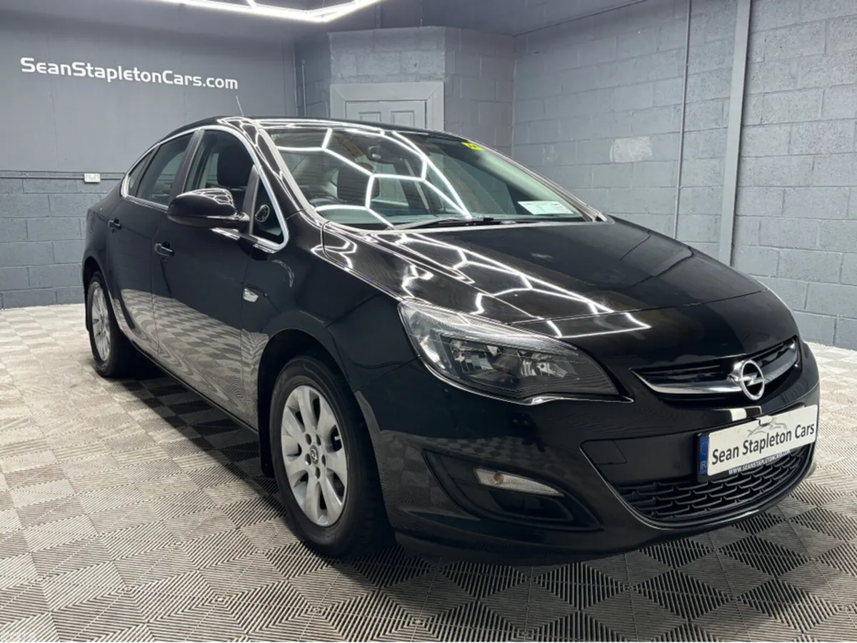 Opel Astra Saloon, Diesel, 2018, Black