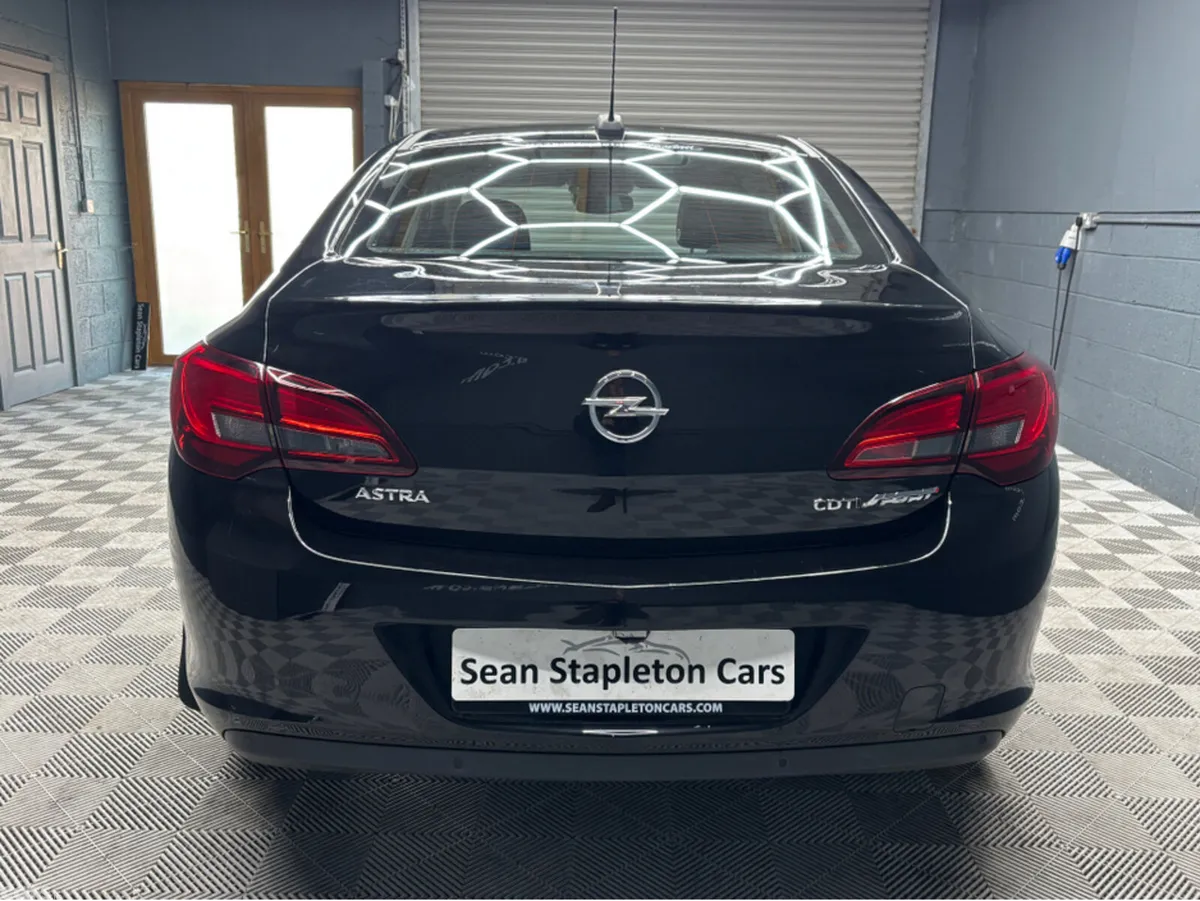 Opel Astra Saloon, Diesel, 2018, Black