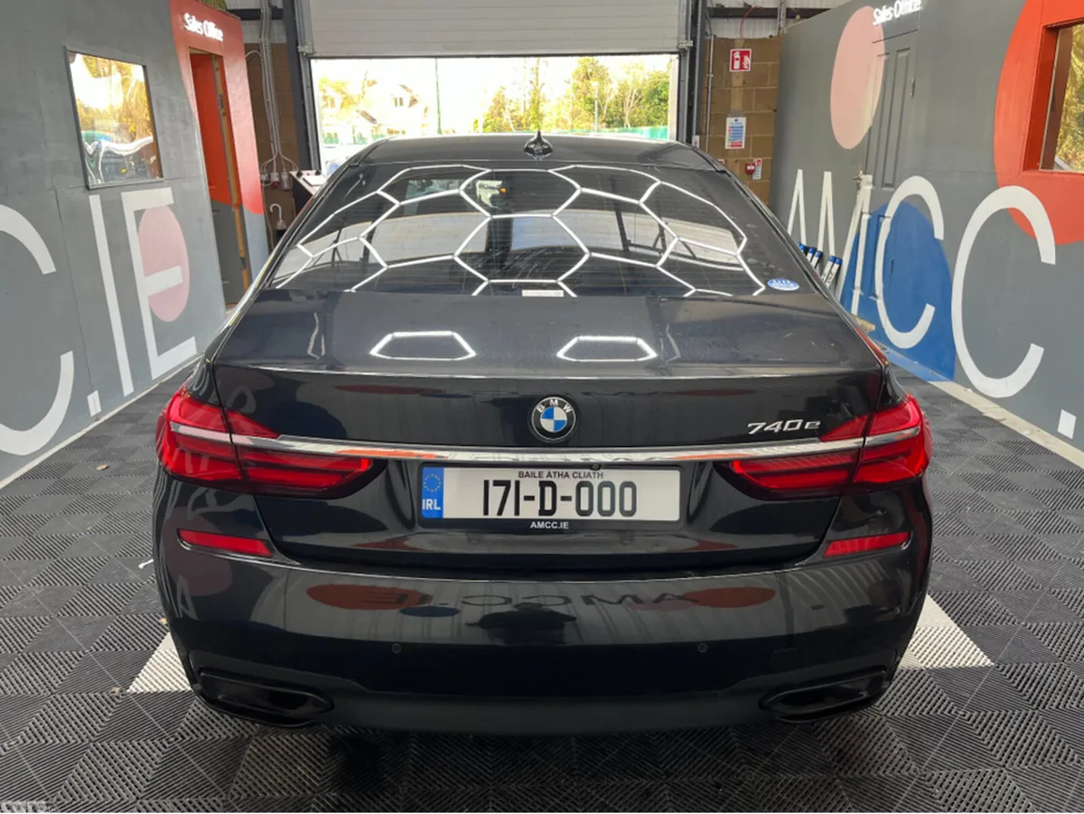 BMW 7-Series Saloon, Petrol Plug-in Hybrid, 2017, Black