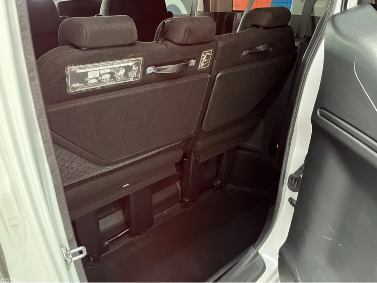 Honda Stepwagon MPV, Petrol Hybrid, 2018, White