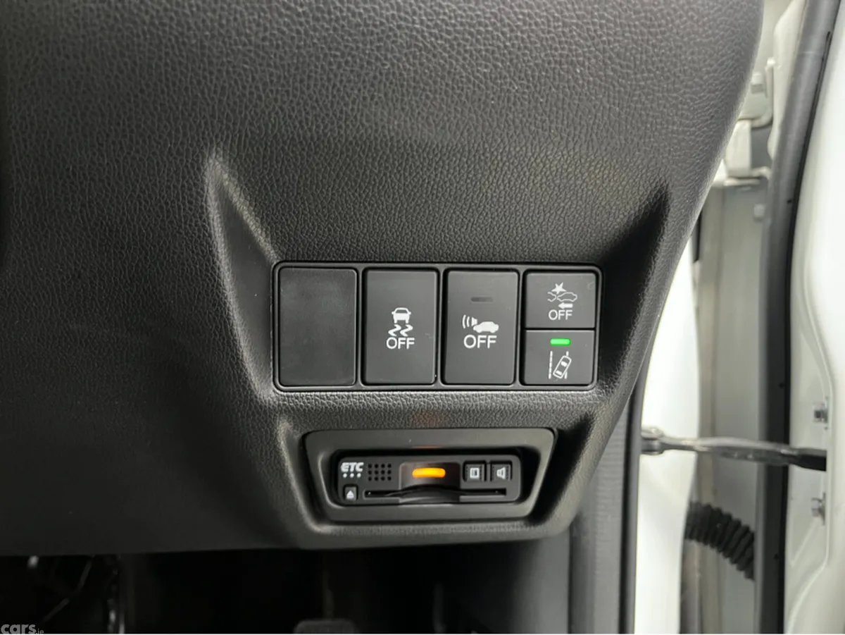 Honda Stepwagon MPV, Petrol Hybrid, 2018, White