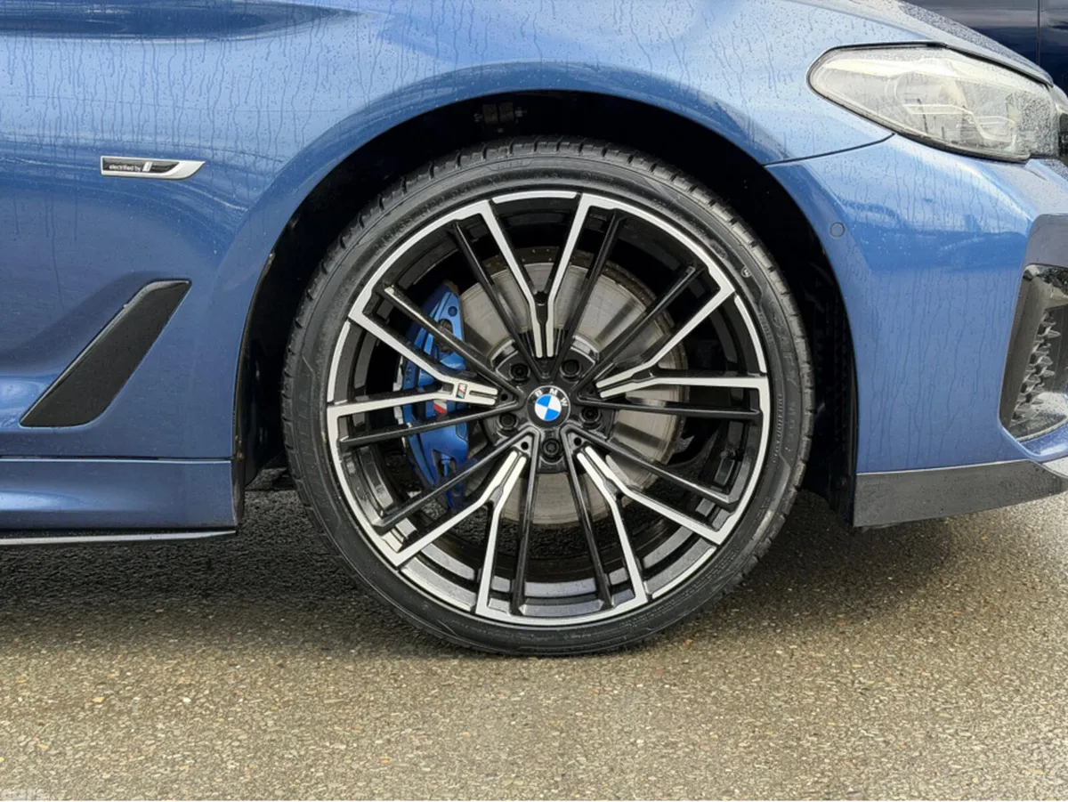 BMW 5-Series Saloon, Petrol Plug-in Hybrid, 2023, Blue