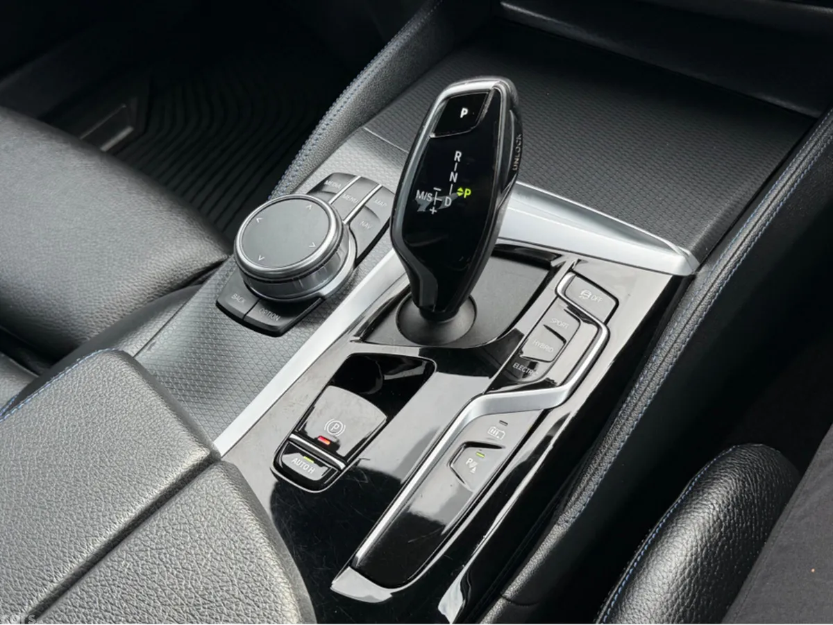 BMW 5-Series Saloon, Petrol Plug-in Hybrid, 2023, Blue