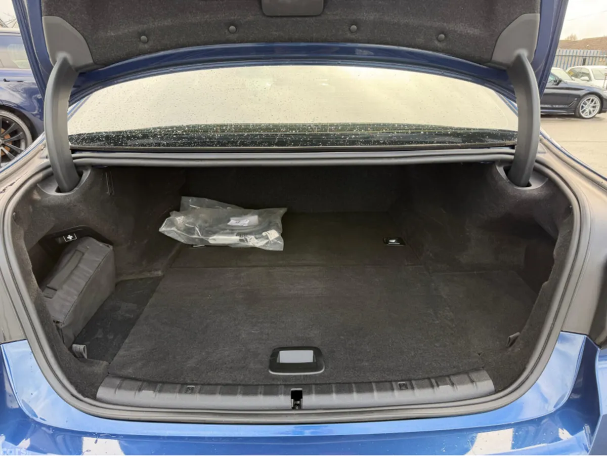 BMW 5-Series Saloon, Petrol Plug-in Hybrid, 2023, Blue