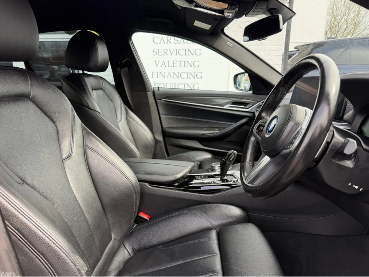 BMW 5-Series Saloon, Petrol Plug-in Hybrid, 2023, Blue