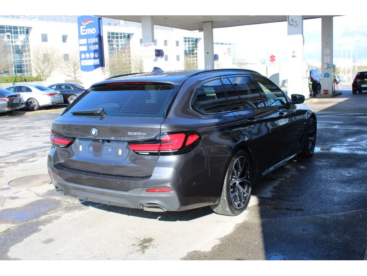 BMW 5-Series Estate, Petrol Plug-in Hybrid, 2024, Grey