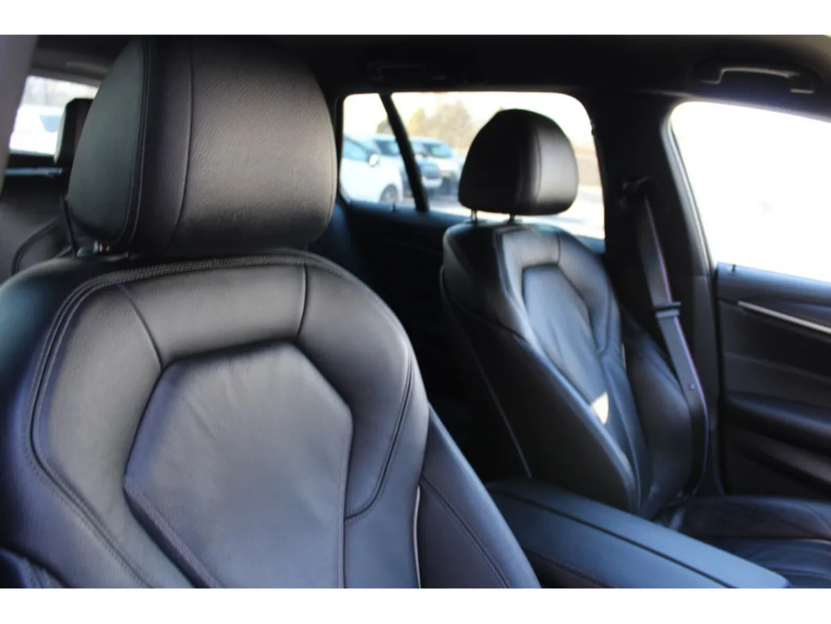 BMW 5-Series Estate, Petrol Plug-in Hybrid, 2024, Grey