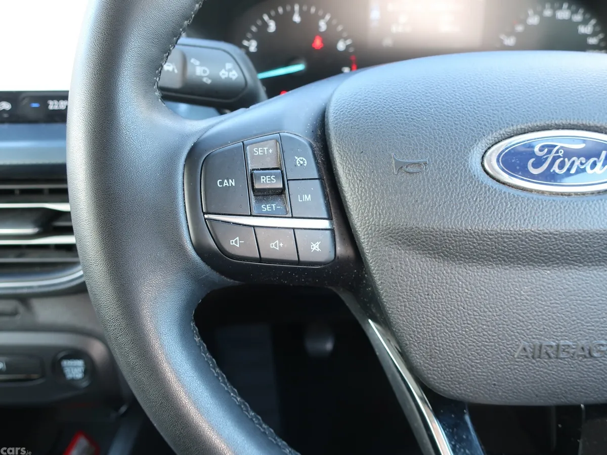 Ford Focus Hatchback, Petrol, 2024, Red