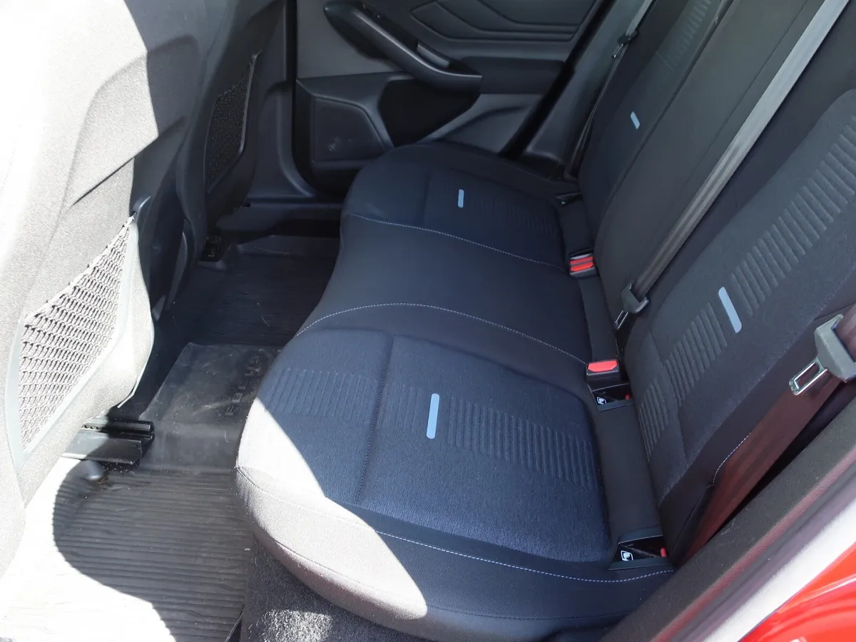 Ford Focus Hatchback, Petrol, 2024, Red