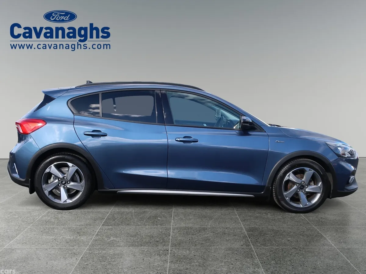 Ford Focus Hatchback, Petrol Hybrid, 2021, Blue
