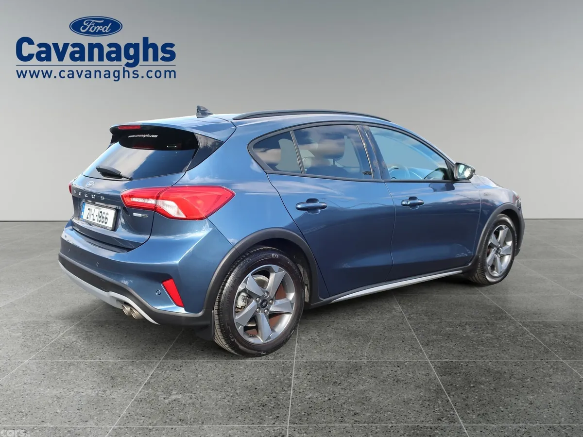 Ford Focus Hatchback, Petrol Hybrid, 2021, Blue